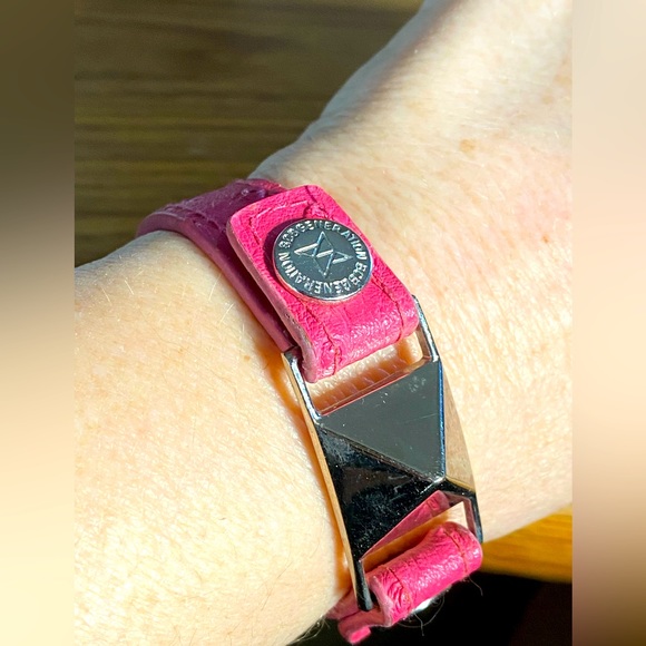 BCB Generation Pink Ostrich Leather Pyramid Bracelet - Picture 2 of 4